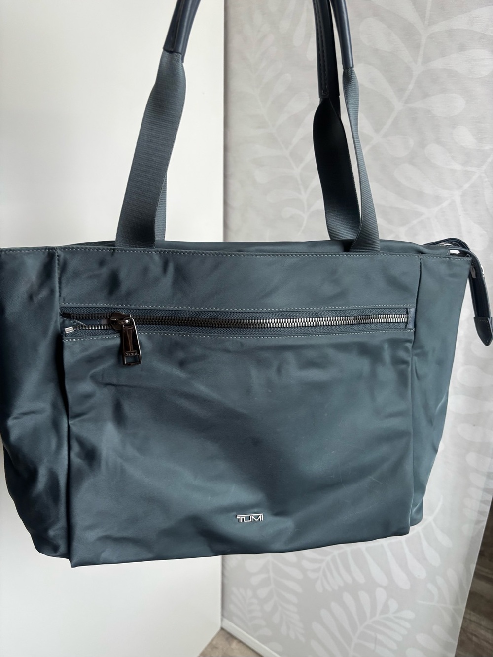 TUMI Voyageur Nylon Zippered Tote Carryall Bag grayish blue with removable strap